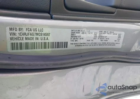 2021 Jeep Grand Cherokee Laredo X 4X4 z USA, uszkodzony, nr VIN 1C4RJFAG7MC614597